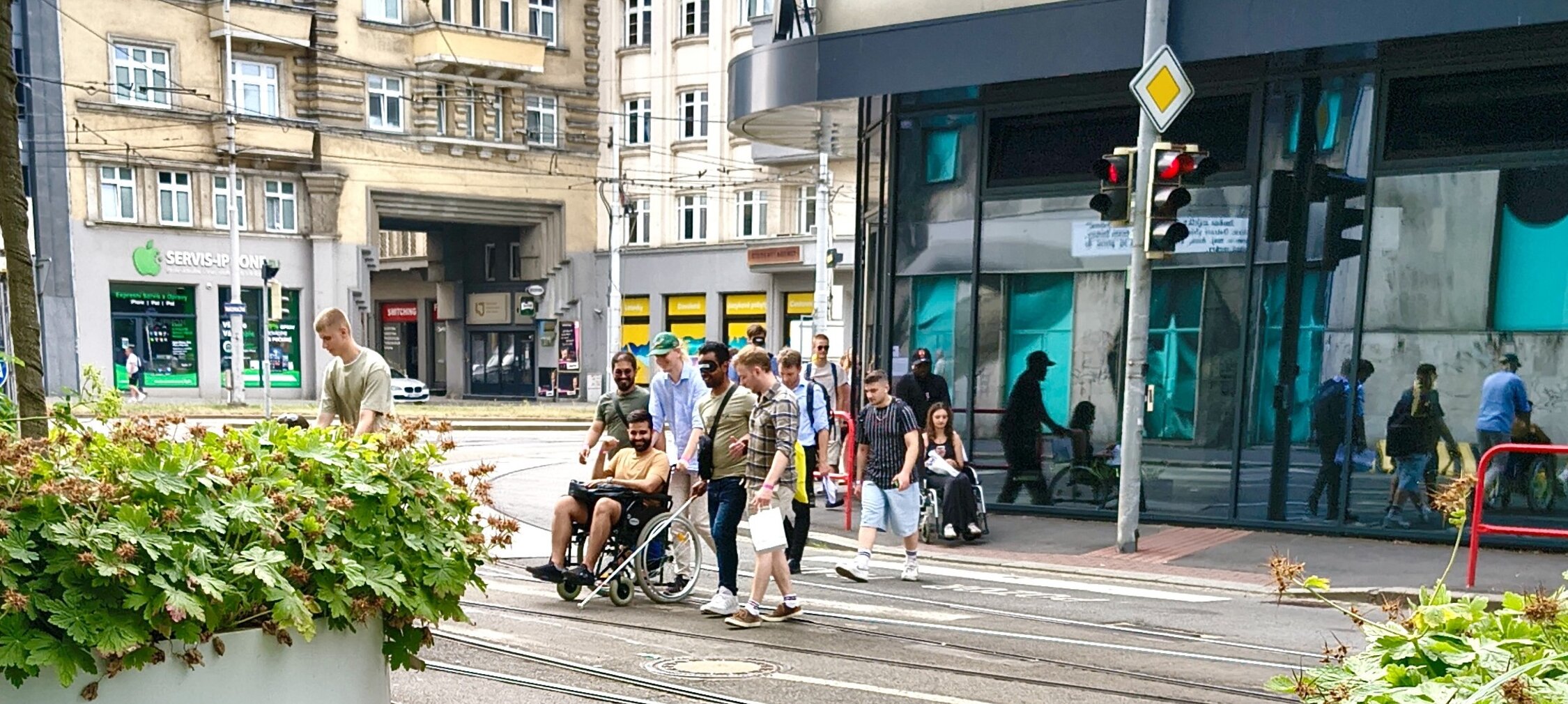 Jak na město bez bariér? Studenti letní školy hledali odpovědi v Ostravě Jak na město bez bariér? Studenti letní školy hledali odpovědi v Ostravě