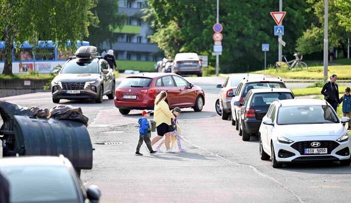 Cesta do školy Šeříková ve Výškovicích bude pro děti bezpečnější Cesta do školy Šeříková ve Výškovicích bude pro děti bezpečnější